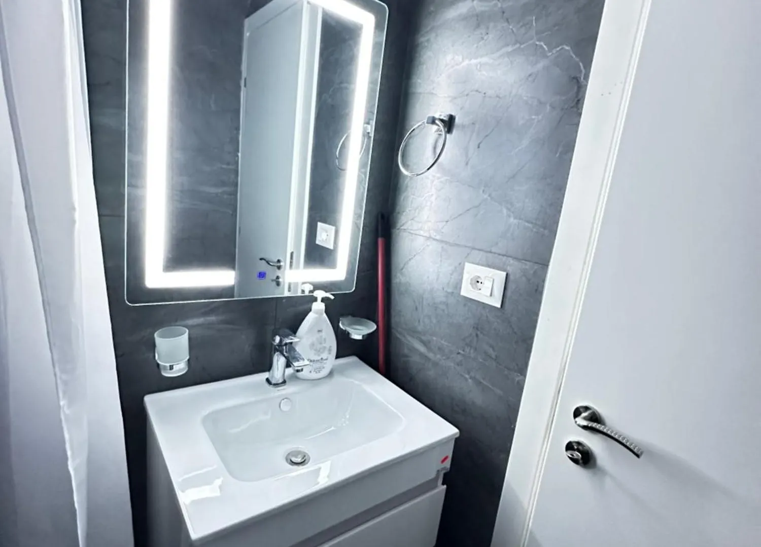 Delux City Inn Tirana Albania