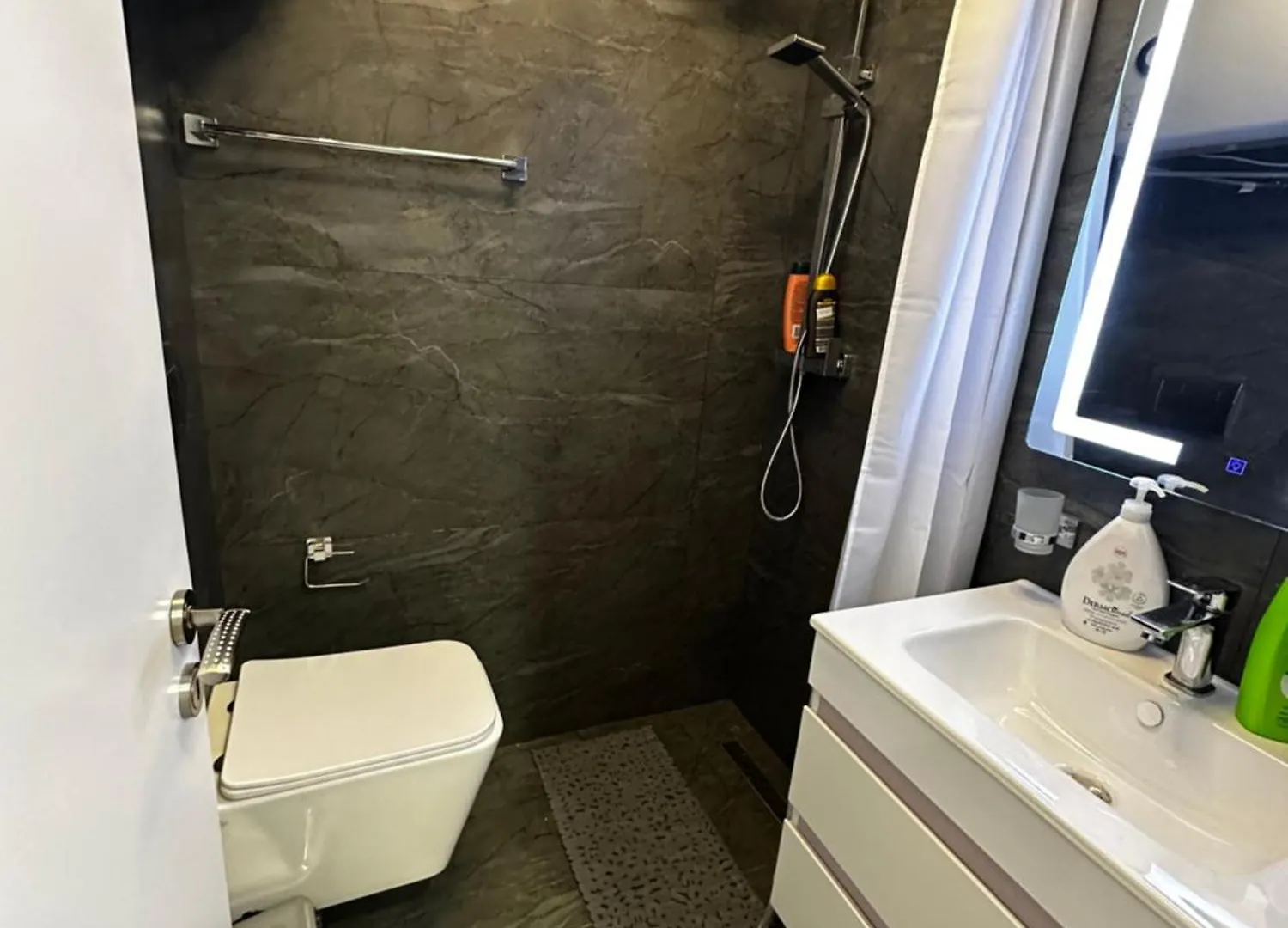 Apartment Delux City Inn Tirana Albania