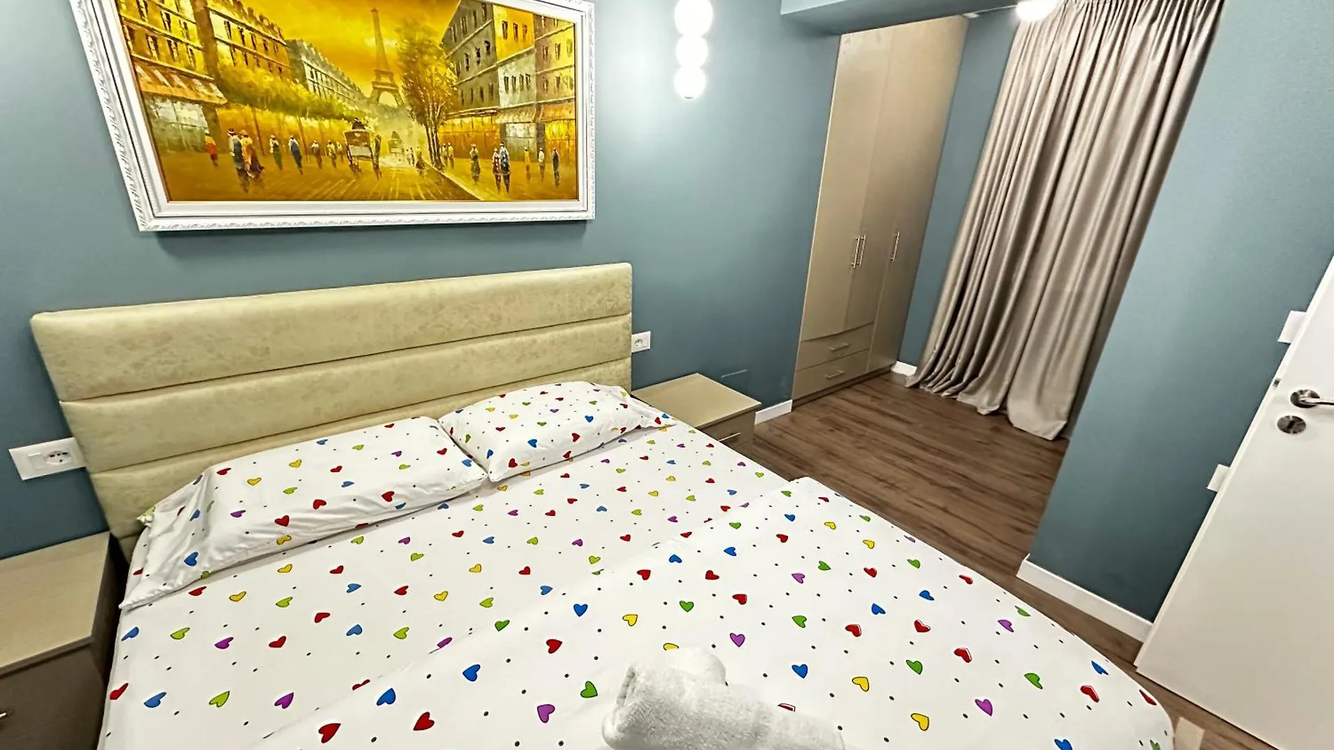 Delux City Inn Tirana 0*,